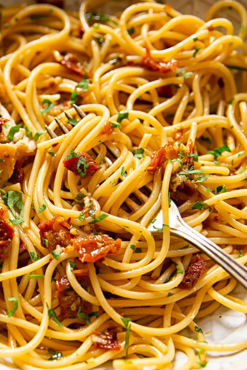 10 Delicious Spaghetti Recipes Your Family Will Love Nomtastic Foods