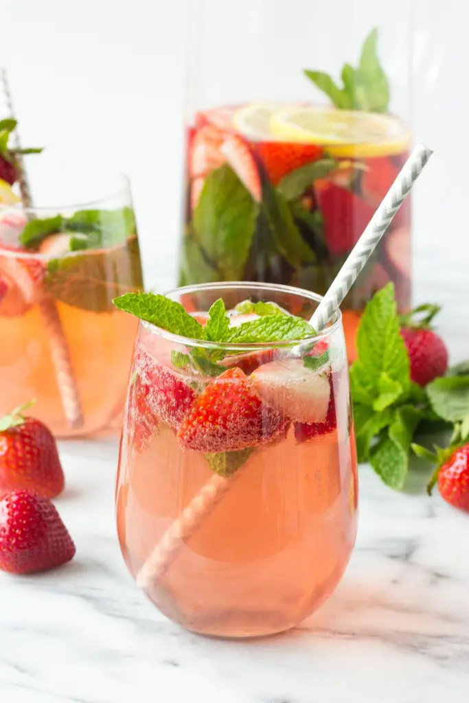best summer cocktails - Strawberry Sangria