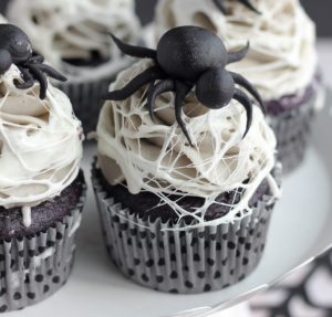 halloween cupcakes ideas - marshmallow spider web cupcakes