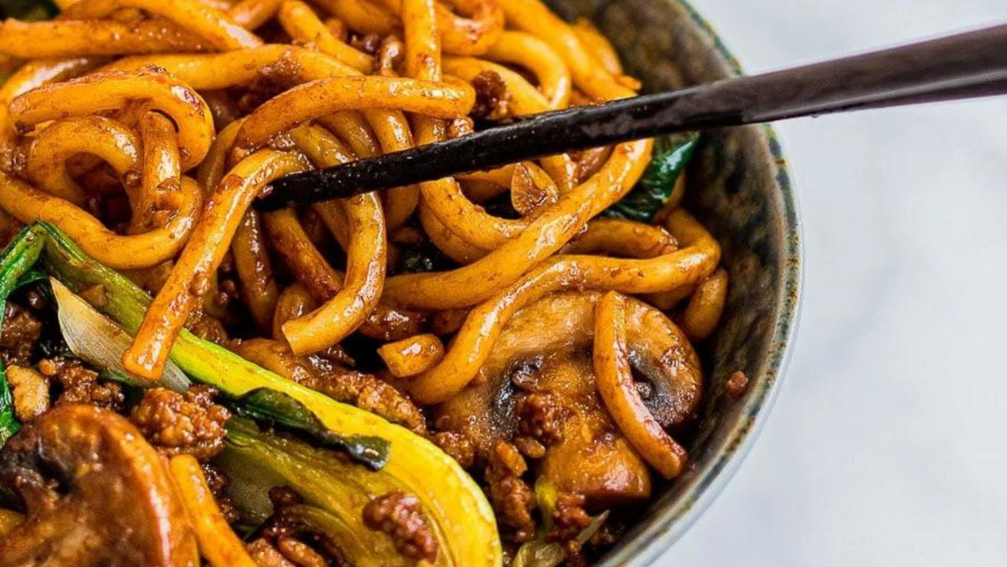 https://nomtasticfoods.net/wp-content/uploads/2022/12/Drive-Me-Hungrys-Yaki-Udon-1440x811.png