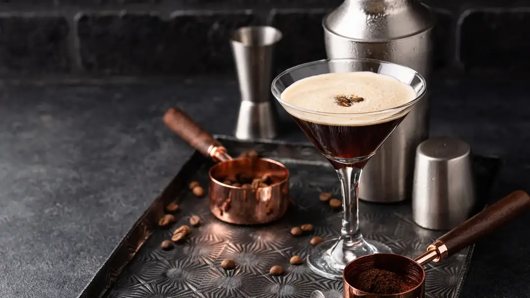 Baileys Espresso Martini - Shake Drink Repeat